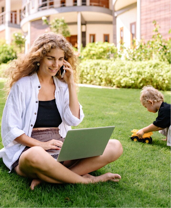 WEB-910_pexels-yan-krukov-4458389 1 WEB-910_pexels-yan-krukov-4458389 1